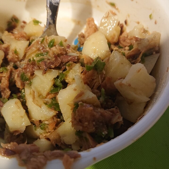 鯖の味噌煮缶でじゃがいも炒め レシピ 作り方 By 膝小僧 楽天レシピ 鯖の味噌煮缶でじゃがいも炒め レシピ 作り方 By 膝小僧 楽天レシピ